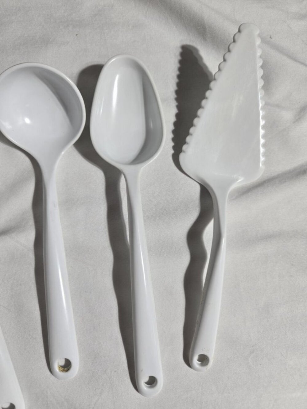 Copco White Melamine Cooking Utensil Set 4 Pc Slotted Spoon Ladle Cake Server - Picture 2 of 6